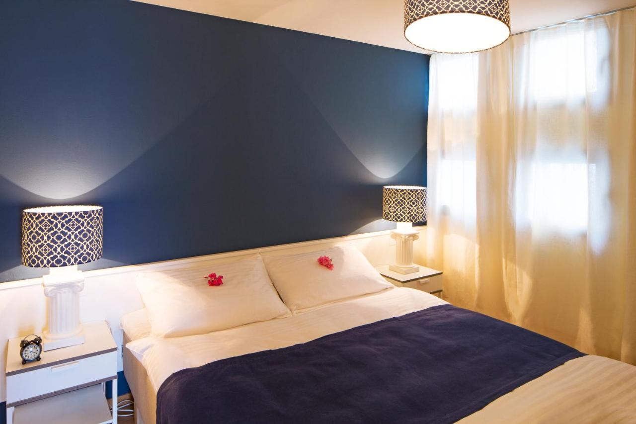 La Barca Blu Hotel Muralto Bagian luar foto