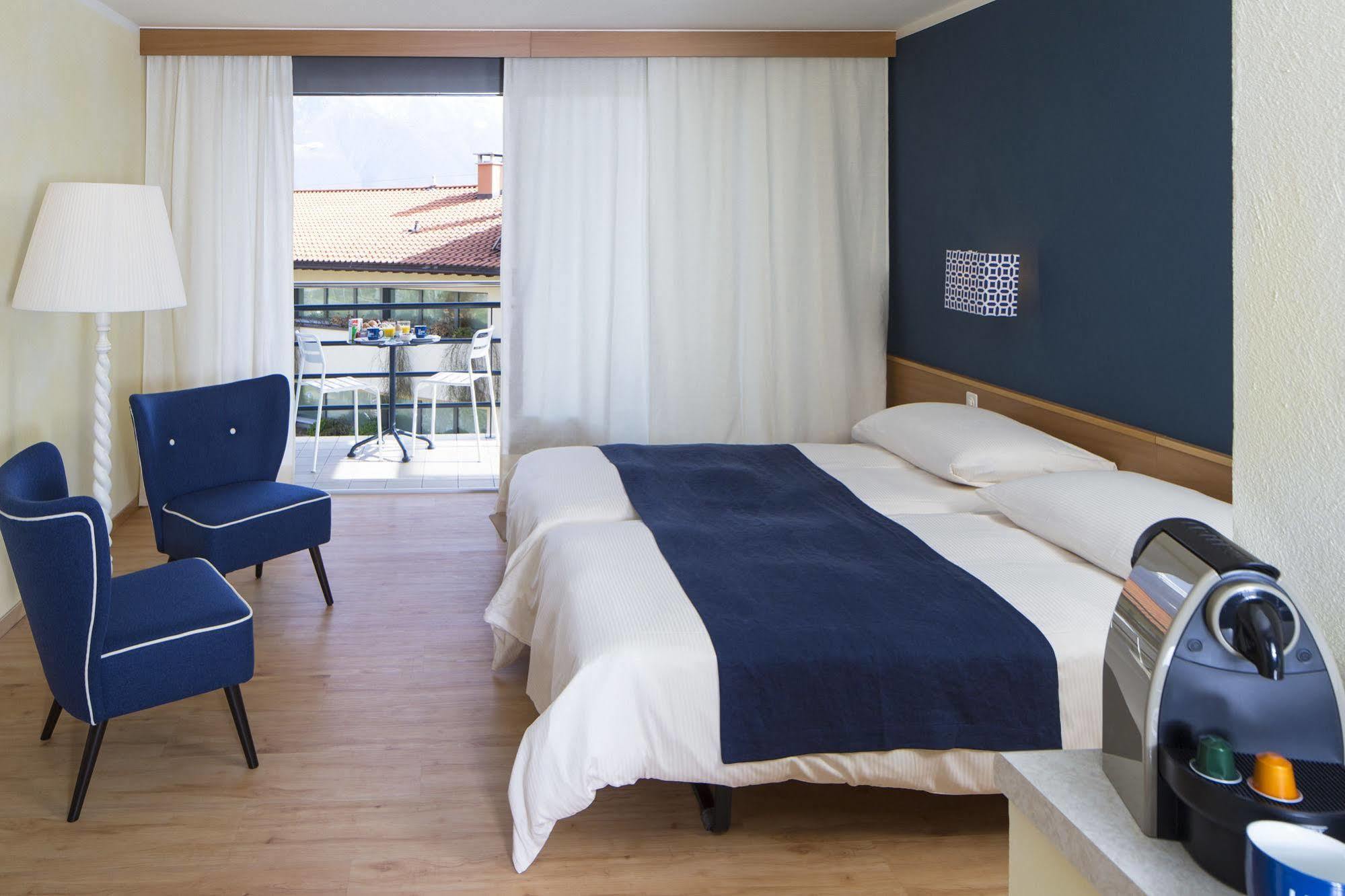 La Barca Blu Hotel Muralto Bagian luar foto