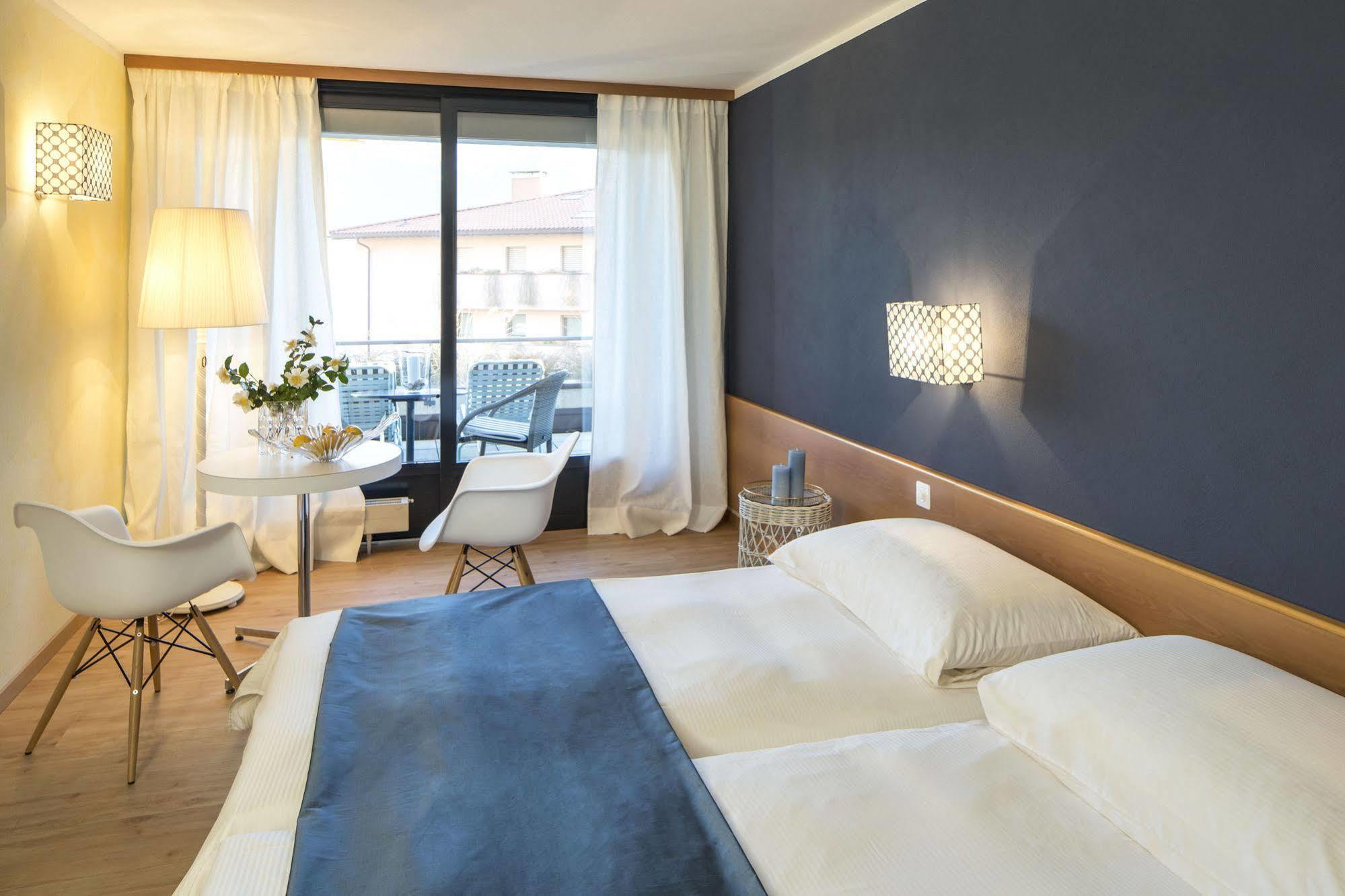 La Barca Blu Hotel Muralto Bagian luar foto